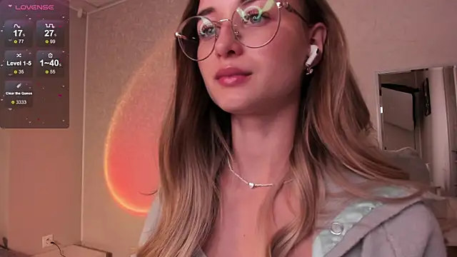 Snapshot of Tiffanyhunt chatting on 09-30-25, 01:27 Tiffanyhunt online show from 09-30-25, 01:27