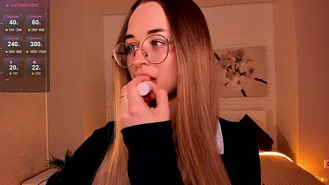 Snapshot of Tiffanyhunt chatting on 11-10-25, 01:10 Tiffanyhunt online show from 11-10-25, 01:10