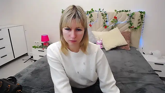 Snapshot of Incredible_Ariela chatting on 02-12-25, 09:42 Incredible Ariela online show from 02-12-25, 09:42