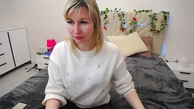 Snapshot of Incredible_Ariela chatting on 02-12-25, 12:44 Incredible Ariela online show from 02-12-25, 12:44