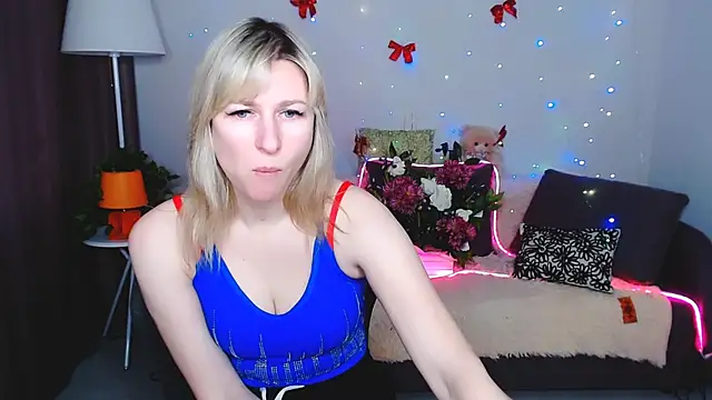 Snapshot of Incredible_Ariela chatting on 02-18-25, 01:33 Incredible Ariela online show from 02-18-25, 01:33