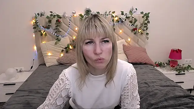 Snapshot of Incredible_Ariela chatting on 03-08-25, 11:48 Incredible Ariela online show from 03-08-25, 11:48