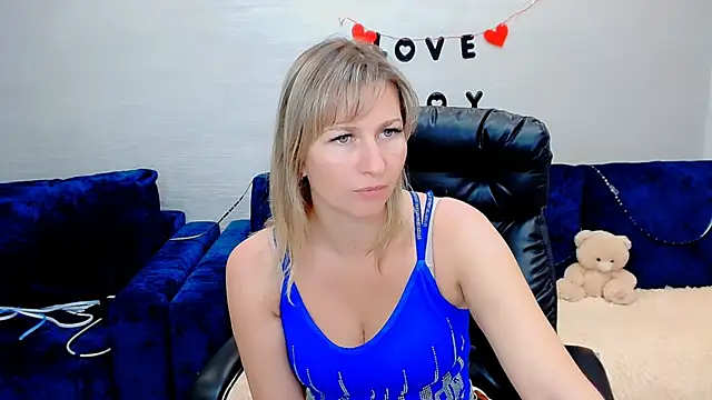 Snapshot of Incredible_Ariela chatting on 09-10-25, 10:26 Incredible Ariela online show from 09-10-25, 10:26