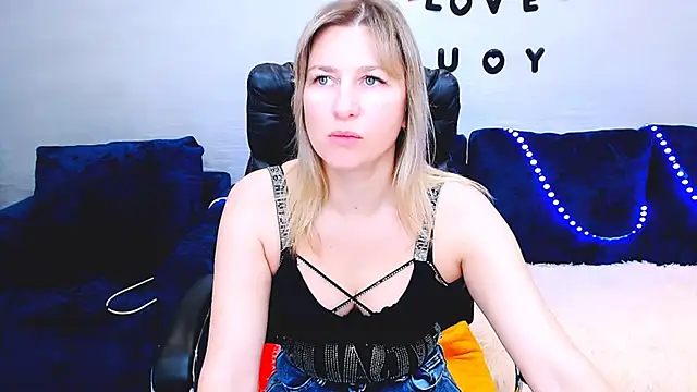 Snapshot of Incredible_Ariela chatting on 10-07-25, 09:50 Incredible Ariela online show from 10-07-25, 09:50