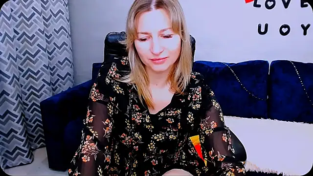 Snapshot of Incredible_Ariela chatting on 10-12-25, 10:14 Incredible Ariela online show from 10-12-25, 10:14