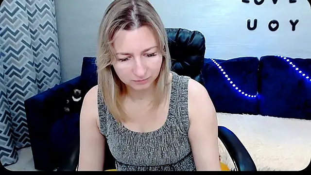 Snapshot of Incredible_Ariela chatting on 10-16-25, 08:37 Incredible Ariela online show from 10-16-25, 08:37