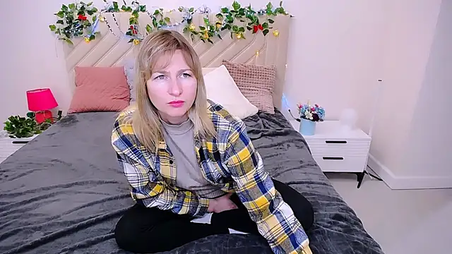 Snapshot of Incredible_Ariela chatting on 10-23-25, 10:58 Incredible Ariela online show from 10-23-25, 10:58