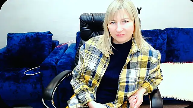 Snapshot of Incredible_Ariela chatting on 10-30-25, 01:23 Incredible Ariela online show from 10-30-25, 01:23