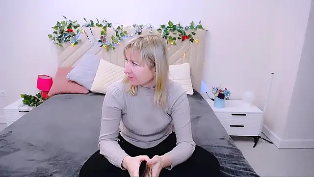 Snapshot of Incredible_Ariela chatting on 10-31-25, 11:11 Incredible Ariela online show from 10-31-25, 11:11