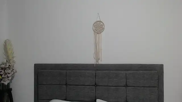 Snapshot of Vicky_Love_ chatting on 02-13-25, 10:55 Vicky Love online show from 02-13-25, 10:55