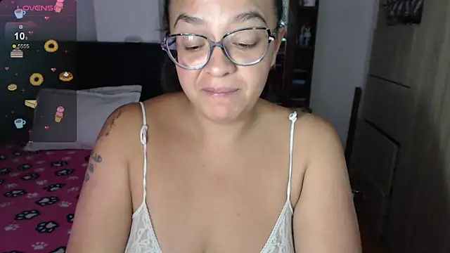 Snapshot of miia-big1boobs_ chatting on 02-18-25, 12:59 miia-big1boobs  online show from 02-18-25, 12:59