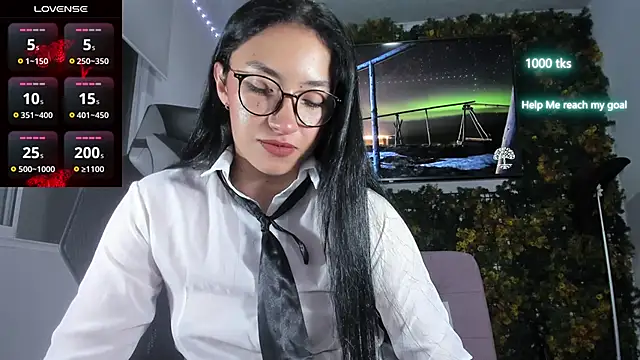 Snapshot of emily_palmeer chatting on 05-29-26, 01:36 emily palmeer online show from 05-29-26, 01:36