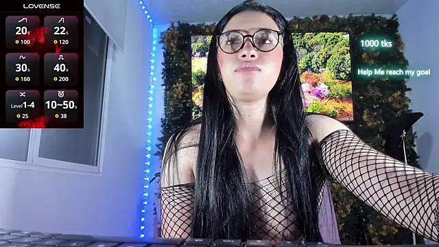 Snapshot of emily_palmeer chatting on 05-30-26, 10:01 emily palmeer online show from 05-30-26, 10:01