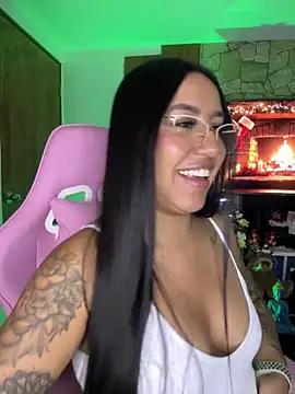 Snapshot of Tamara_Roberts1 chatting on 12-27-24, 05:20 Tamara Roberts1 online show from 12-27-24, 05:20