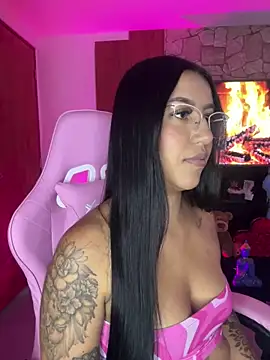 Snapshot of Tamara_Roberts1 chatting on 01-14-25, 01:58 Tamara Roberts1 online show from 01-14-25, 01:58