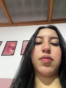 Snapshot of Tamara_Roberts1 chatting on 02-02-25, 03:43 Tamara Roberts1 online show from 02-02-25, 03:43