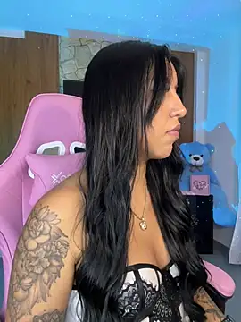 Snapshot of Tamara_Roberts1 chatting on 03-09-25, 02:29 Tamara Roberts1 online show from 03-09-25, 02:29
