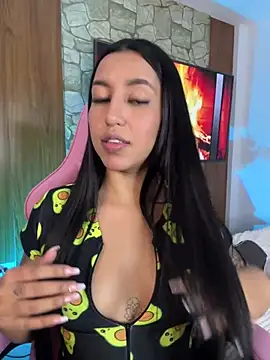 Snapshot of Tamara_Roberts1 chatting on 03-13-25, 02:38 Tamara Roberts1 online show from 03-13-25, 02:38