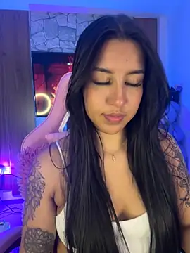 Snapshot of Tamara_Roberts1 chatting on 11-10-25, 02:32 Tamara Roberts1 online show from 11-10-25, 02:32