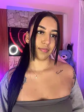 Snapshot of Tamara_Roberts1 chatting on 11-20-25, 03:18 Tamara Roberts1 online show from 11-20-25, 03:18