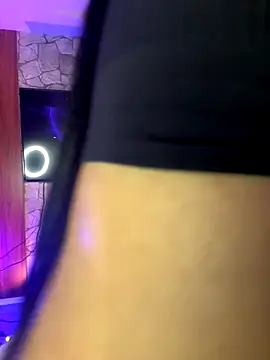 Snapshot of Tamara_Roberts1 chatting on 12-02-25, 01:33 Tamara Roberts1 online show from 12-02-25, 01:33