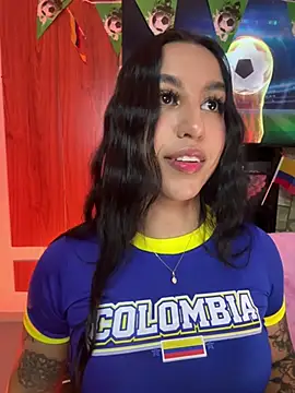Snapshot of Tamara_Roberts1 chatting on 06-18-26, 02:01 Tamara Roberts1 online show from 06-18-26, 02:01