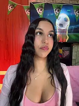 Snapshot of Tamara_Roberts1 chatting on 06-19-26, 02:16 Tamara Roberts1 online show from 06-19-26, 02:16