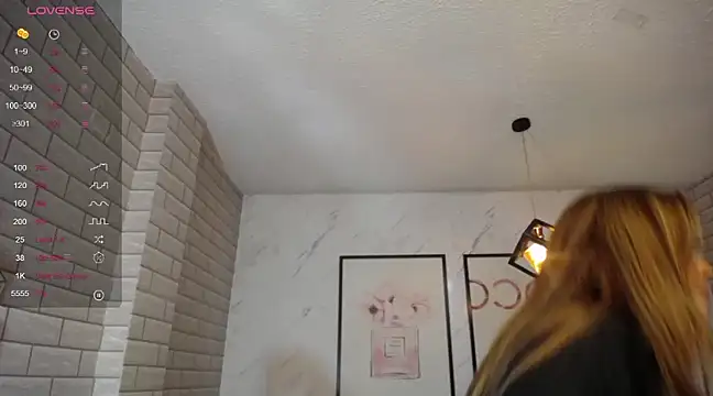 Snapshot of _Charlotte_v chatting on 02-27-25, 08:31 Charlotte v online show from 02-27-25, 08:31