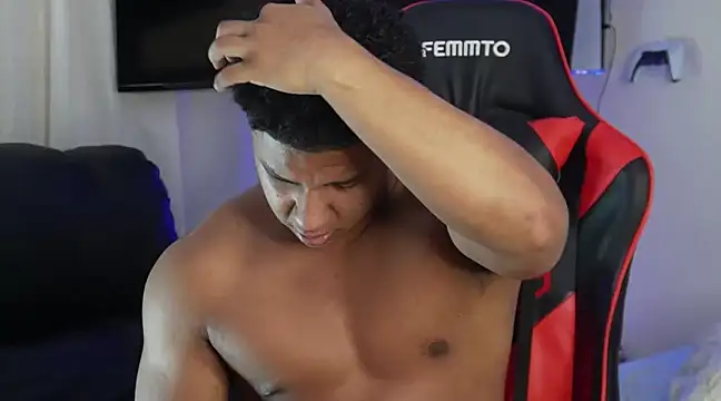 Snapshot of May_Dylan1 chatting on 12-13-24, 12:20 May Dylan1 online show from 12-13-24, 12:20