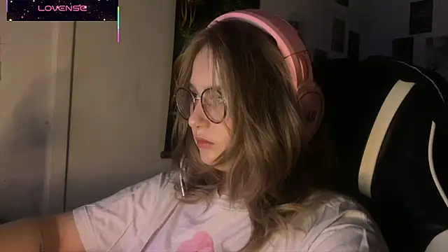 JacyWinslat online show from 10-04-25, 03:21