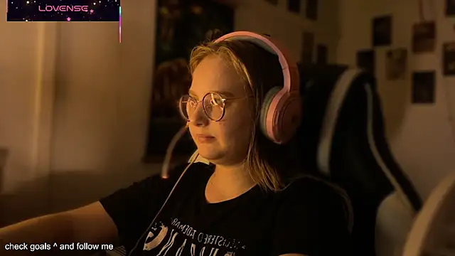 JacyWinslat online show from 10-23-25, 05:33