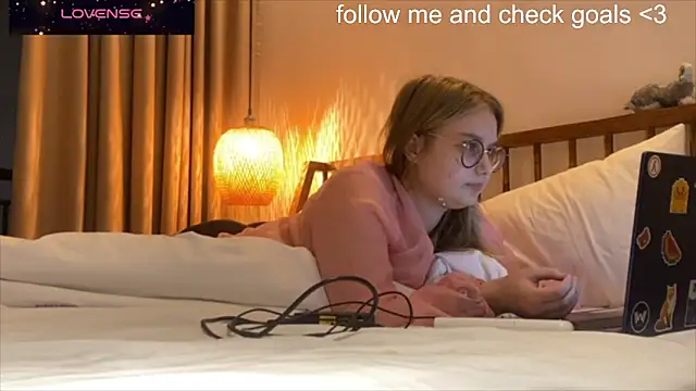 JacyWinslat online show from 12-14-25, 11:04