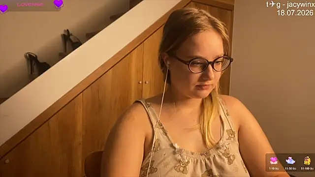JacyWinslat online show from 07-20-26, 12:14