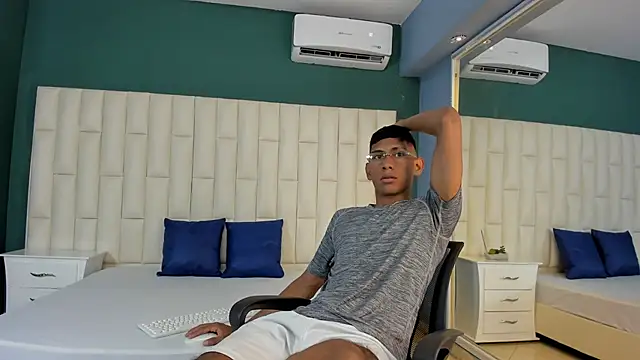 Nick Collins18 online show from 01-24-25, 10:08