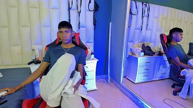 Nick Collins18 online show from 02-05-25, 08:46