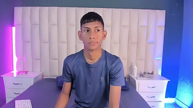 Nick Collins18 online show from 02-21-25, 03:34