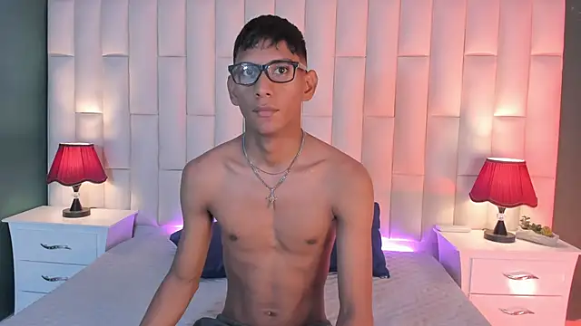 Nick Collins18 online show from 03-06-25, 03:46