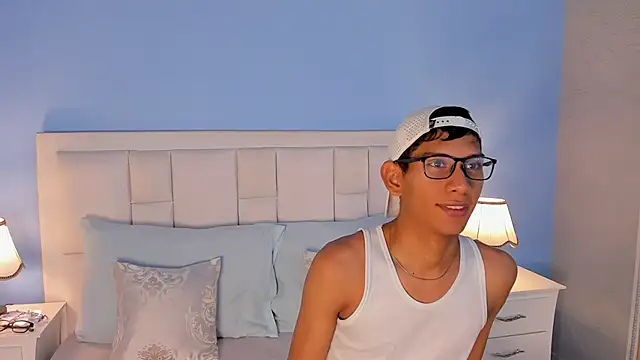 Nick Collins18 online show from 09-18-25, 04:36