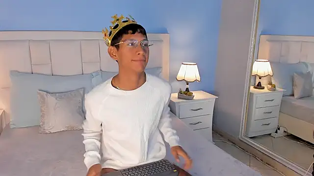 Nick Collins18 online show from 09-19-25, 03:30