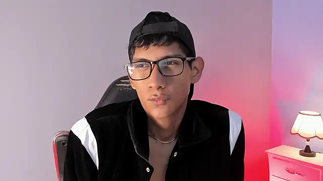 Nick Collins18 online show from 09-25-25, 07:17