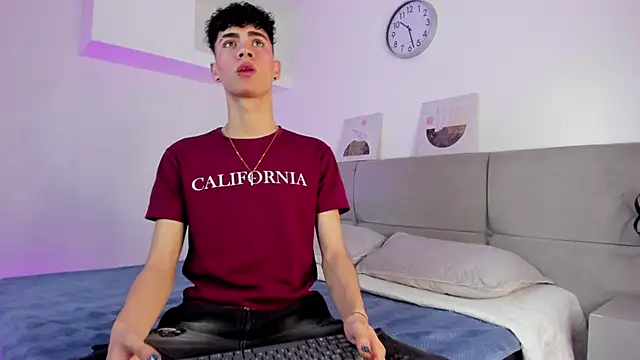 Snapshot of NeoRaptis chatting on 12-06-24, 07:56 NeoRaptis online show from 12-06-24, 07:56