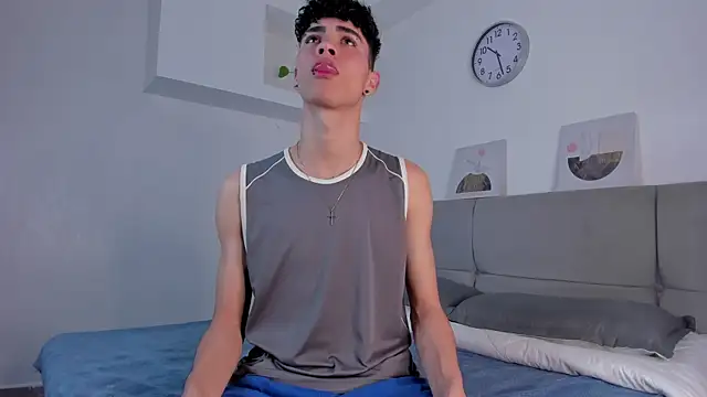 Snapshot of NeoRaptis chatting on 12-12-24, 08:10 NeoRaptis online show from 12-12-24, 08:10