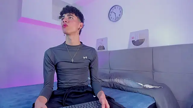 Snapshot of NeoRaptis chatting on 12-26-24, 08:11 NeoRaptis online show from 12-26-24, 08:11