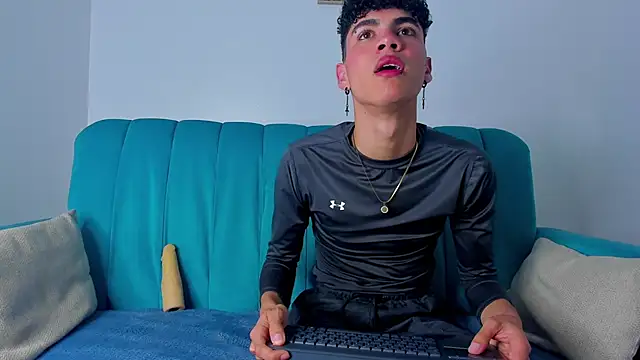 Snapshot of NeoRaptis chatting on 01-15-25, 07:55 NeoRaptis online show from 01-15-25, 07:55