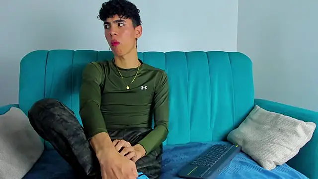 Snapshot of NeoRaptis chatting on 01-30-25, 07:59 NeoRaptis online show from 01-30-25, 07:59