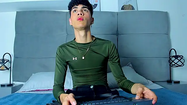 Snapshot of NeoRaptis chatting on 02-07-25, 07:59 NeoRaptis online show from 02-07-25, 07:59