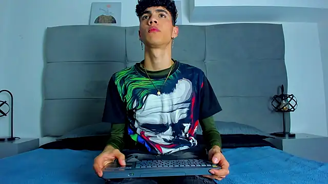 Snapshot of NeoRaptis chatting on 02-21-25, 08:49 NeoRaptis online show from 02-21-25, 08:49