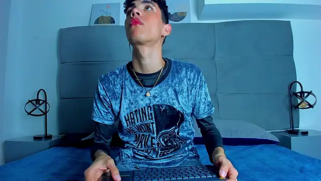 Snapshot of NeoRaptis chatting on 02-24-25, 08:14 NeoRaptis online show from 02-24-25, 08:14