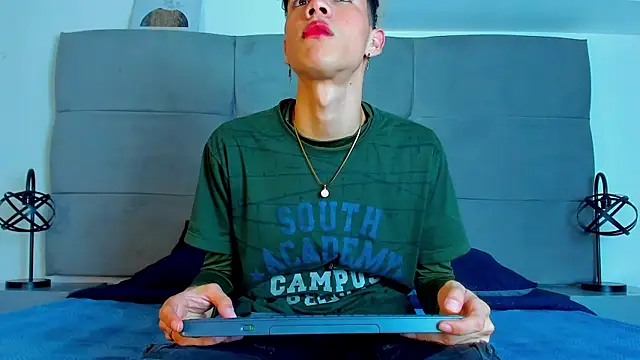 Snapshot of NeoRaptis chatting on 03-12-25, 08:31 NeoRaptis online show from 03-12-25, 08:31