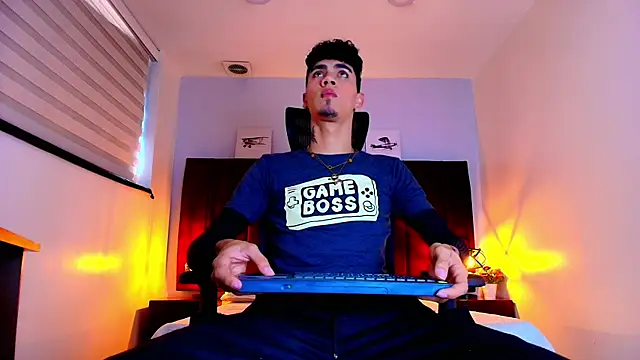 Snapshot of NeoRaptis chatting on 09-20-25, 08:10 NeoRaptis online show from 09-20-25, 08:10